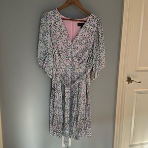 Laundry by Shelli Segal dress